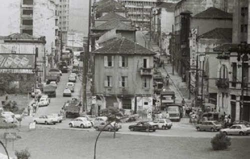 Rua da Assembleia, 1987 — às vésperas das demolições, com moradores ainda no local