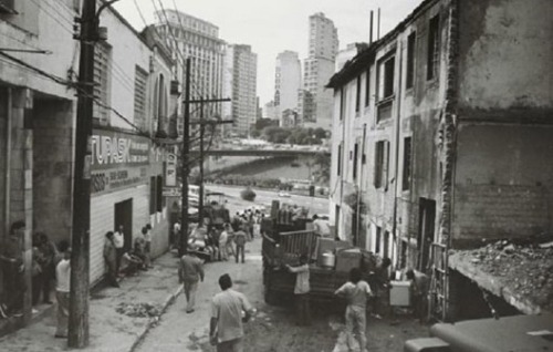Rua Jandaia: desocupação e demolição simultâneas, 1987